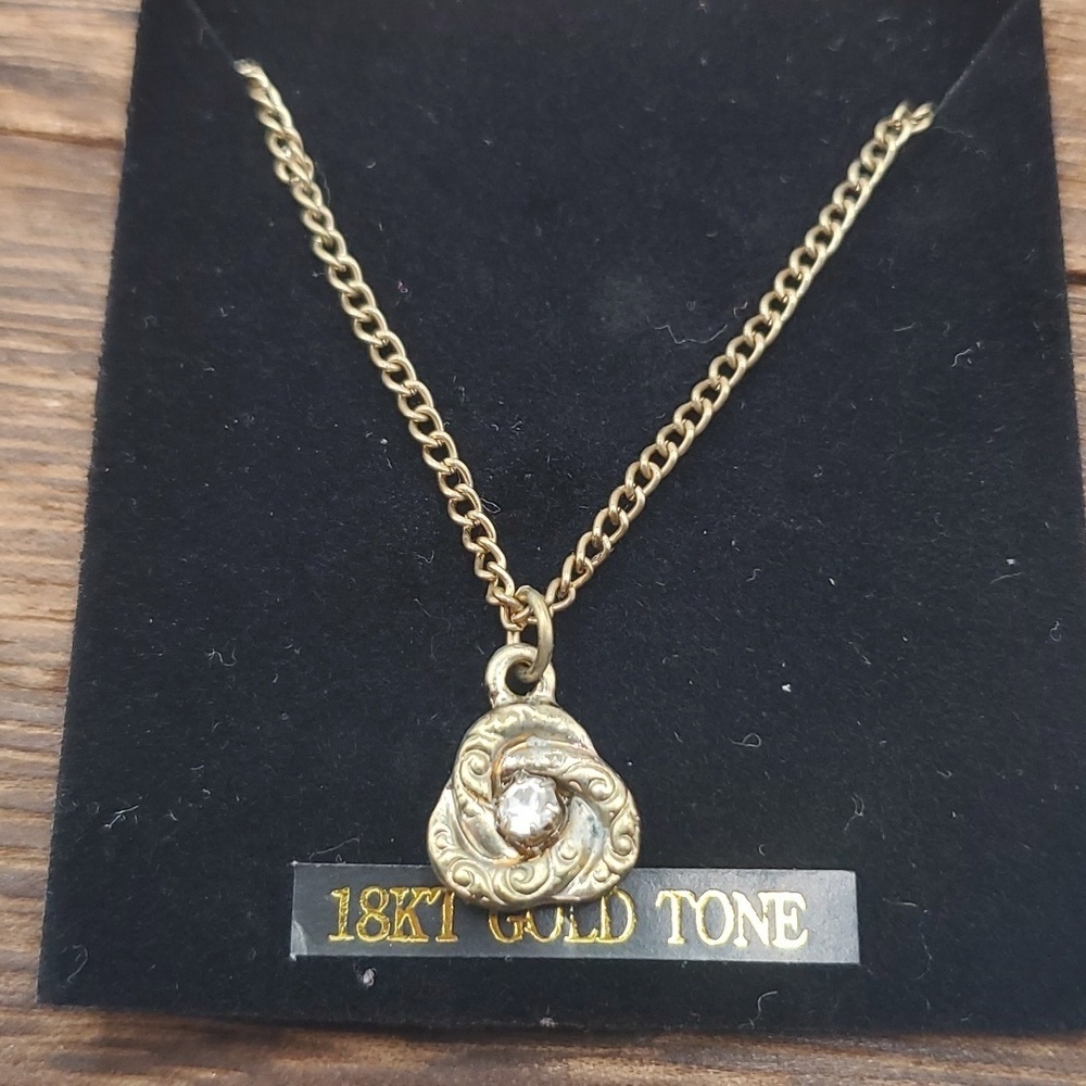 N3129 nwt celtic‎ knot 18k gold tone necklace new